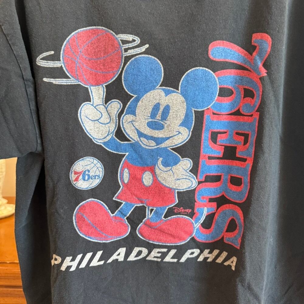 Disney x Junk Food Philadelphia 76ers Mickey Mouse Tee Size L - Picture 2 of 5
